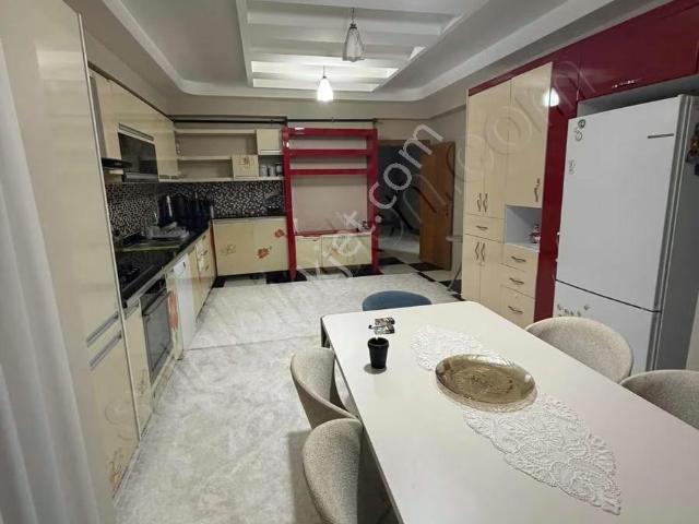 Kent Meydanı Yanında Satılık 4+1 Fırsat Daire