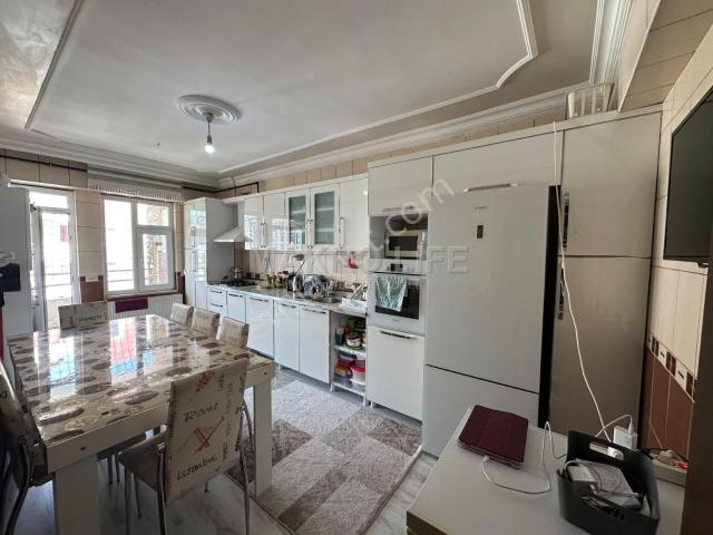 Kent Meydanı Harika Konumda Satılık 3+1 Bakımlı Daire