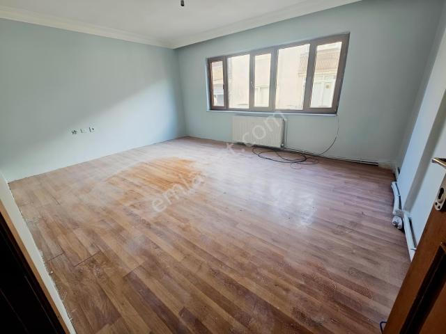 Kent Meydanına Yürüme Mesafesi Asansörlü 2+1 Kiralık Daire