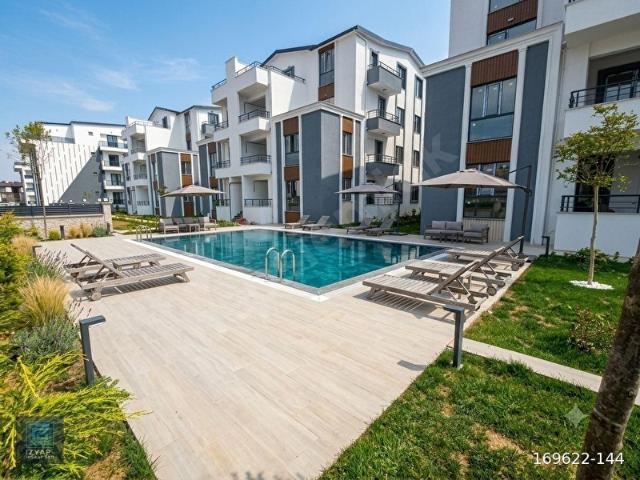 SINIRIZ KREDİYLE SİTE İÇİ HAVUZ MANZARALI GENİŞ TERASLI 3+1