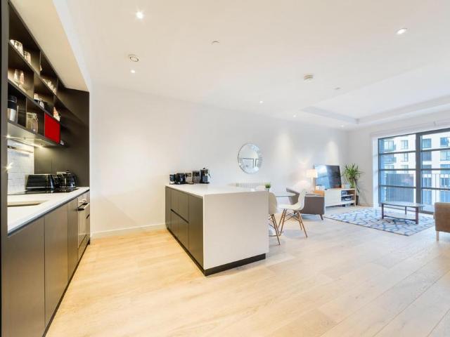 Kent Building, London City Island. 1 bed apartment to rent £2,297 pcm £530 pw