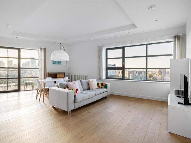 Kent Building, London E14 2 bed apartment to rent £2,900 pcm £669 pw