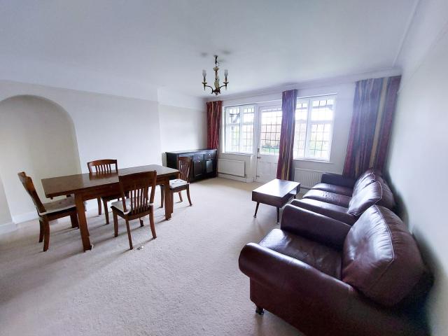 Kent Court Flat 10 Flat 10 Queens Drive London 2649150