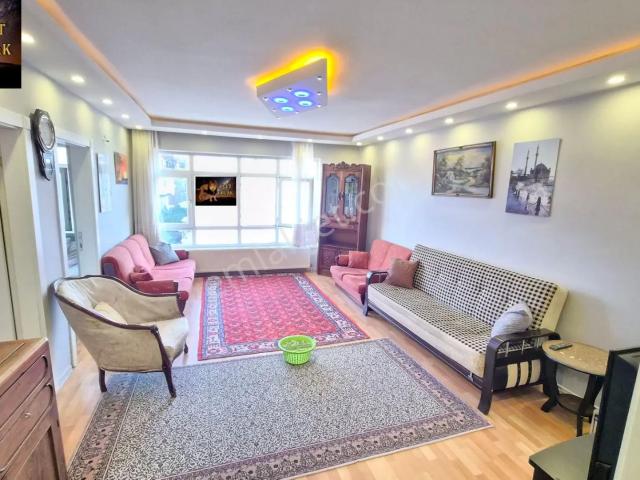 Kent Emlatan Abidinpaşada 5. Katta 3+1 Kiralık Daire