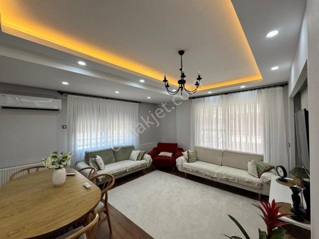 Kent Gayrimenkul'den Fatih'te 3+1 Satılık Full Daire