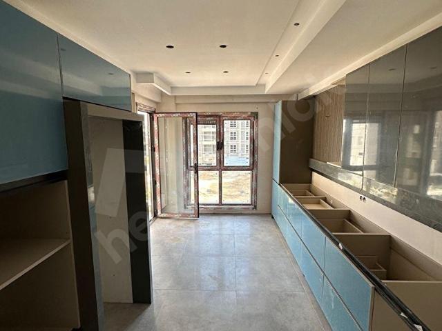KENT PLAZA GAYRİMENKUL GÜVENCESİYLE ARAÇ TAKASINA UYGUN FIRSAT A PLUS ŞAHSİ GARAJLI 3+1 ARA KAT