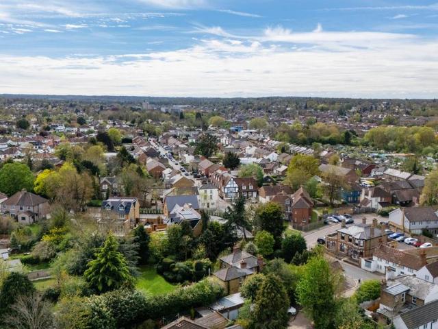 Kent Road, Orpington, BR5 2 bed flat to rent £1,900 pcm £438 pw