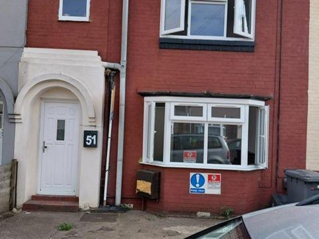 Kent Road, Luton LU1 3 bed terraced house to rent £1,550 pcm £358 pw