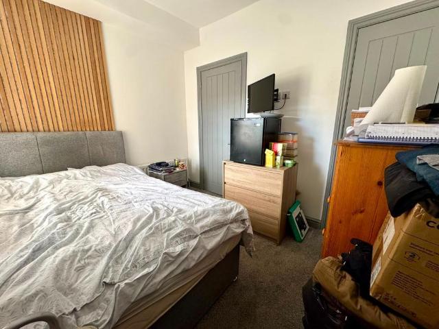 Kent Road,Swindon,Wiltshire,SN1 3NW 1 bed in a house share to rent £595 pcm £137 pw
