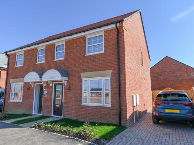 Kent Road, Waterlooville PO7, 3 bed semi detached house to rent, £1,650 pcm | PrimeLocation