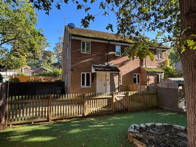 Kent Road, Whitehill, GU35 1 bed semi detached house to rent £975 pcm £225 pw