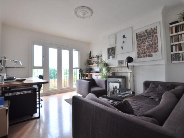 Kent Street, London E2, 1 bed flat to rent, £1,900 pcm | PrimeLocation