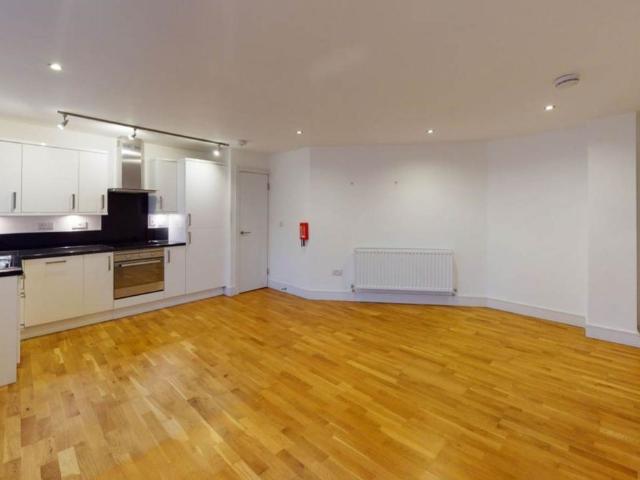 Kentish Town Road, Kentish Town, London NW5, 2 bed flat to rent, £2,600 pcm | PrimeLocation