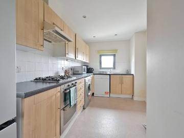 Kenton Lane, Harrow HA3, 2 bed flat to rent, £1,800 pcm | PrimeLocation