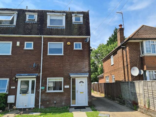 Kenton Lane, Harrow HA3 4 bed house to rent £2,100 pcm £485 pw