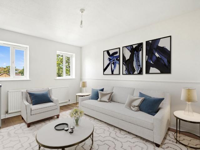 Kenton Lane, Harrow Weald, Harrow HA3, 2 bed flat to rent, £1,800 pcm | PrimeLocation