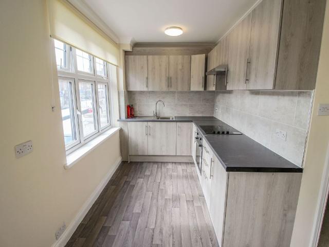 Kenton Road, Harrow HA3, 2 bed flat to rent, £1,600 pcm | PrimeLocation
