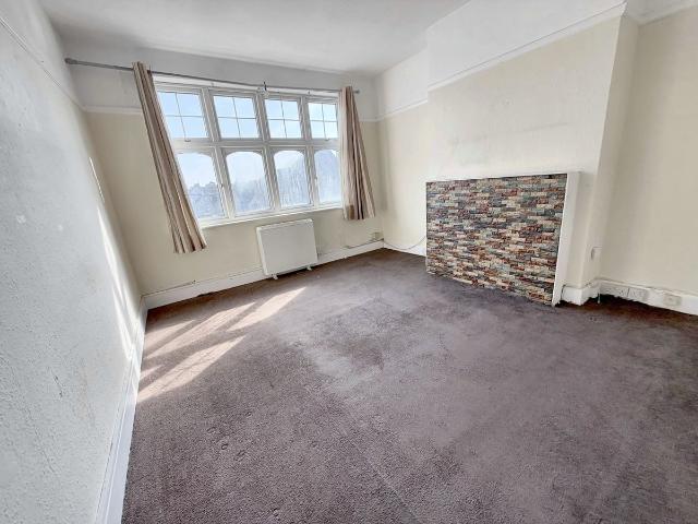 Kenton Road, Harrow HA3, 3 bed flat to rent, £2,500 pcm | PrimeLocation