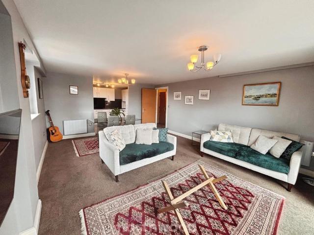 Kentmere Drive, Doncaster DN4 2 bed flat to rent £1,250 pcm £288 pw