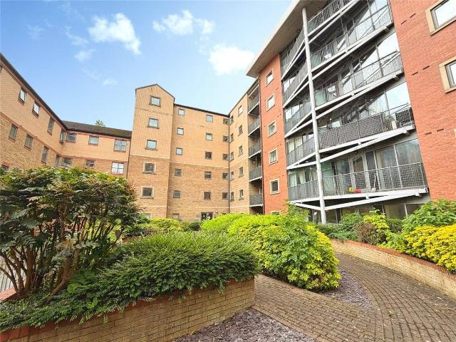 Kentmere Drive, Doncaster, South Yorkshire DN4, 3 bed flat to rent, £950 pcm | PrimeLocation