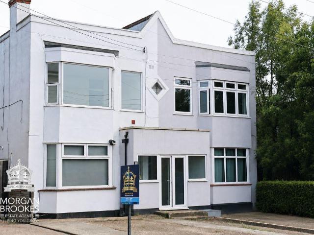 Kents Hill Road, Benfleet 2 bed apartment to rent £1,200 pcm £277 pw