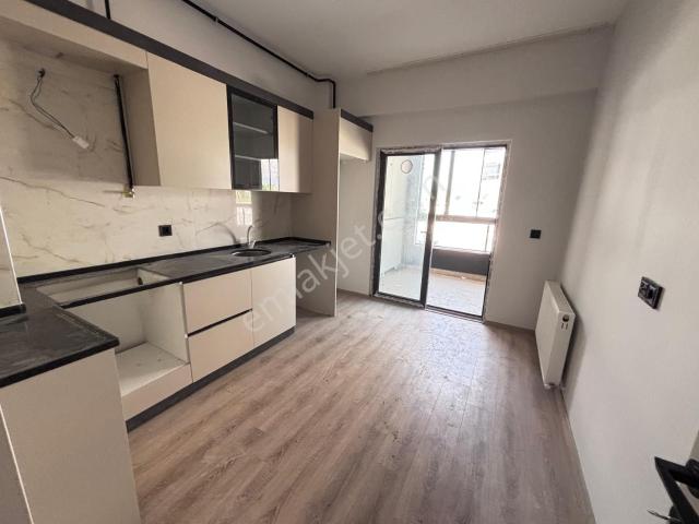 Kentpark Bölgesinde Düz Giriş 2+1 Kiralık Daire