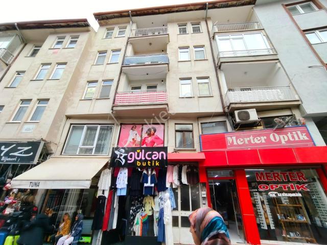 Kenan Uzman'dan Çarşının Tam Merkezinde Kiralık 2+1 Daire