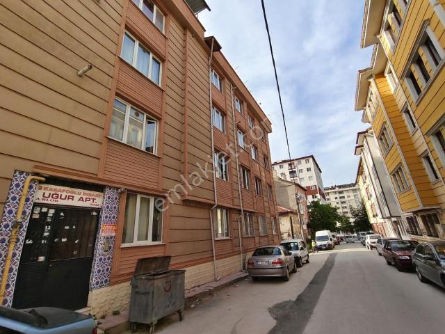 Kenan Uzman'dan Eski Emniyet Yanında Kiralık Eşyalı 1+1 Daire