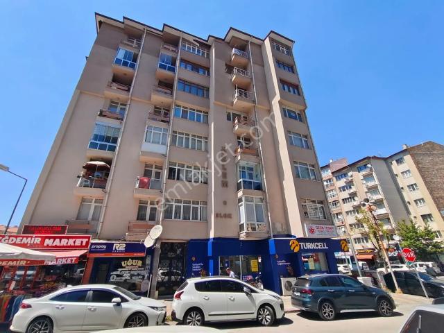 Kenan Uzman'dan Menderes Blv. Turkcell Üstünde Satılık 3+1 Daire