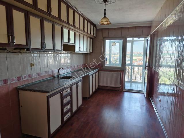 Kenan Uzman'dan Sanayi Kavşağında Kiralık 3+1 Daire