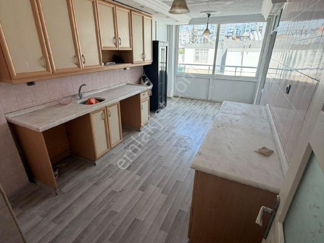 Kenan Evrende 3+1 Doğalgazlı Çift Balkonlu Kiralık Daire