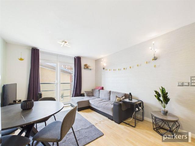 Kenavon Drive, Reading, Berkshire, RG1
