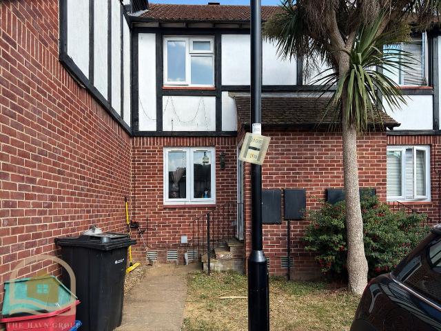 Kendal Close, Feltham, Middlesex TW14, 2 bed terraced house to rent, £1,900 pcm | PrimeLocation