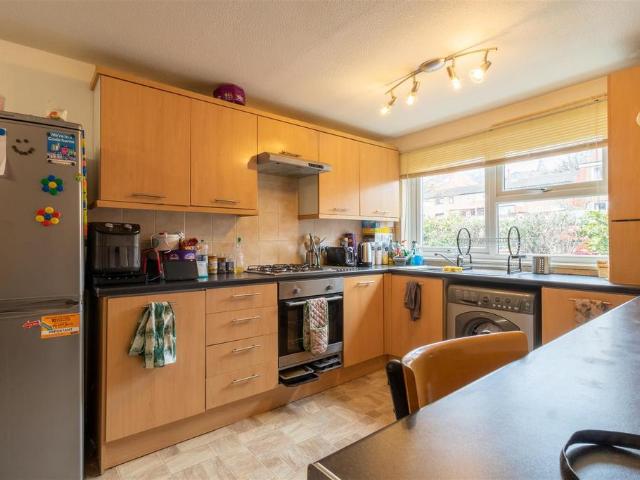 Kendal Close, Hyde Park, Leeds 3 bed house to rent £1,495 pcm £345 pw