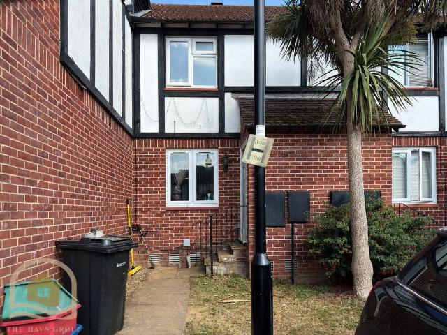 Kendal Close, Middlesex, TW14 2 bed terraced house to rent £2,100 pcm £485 pw