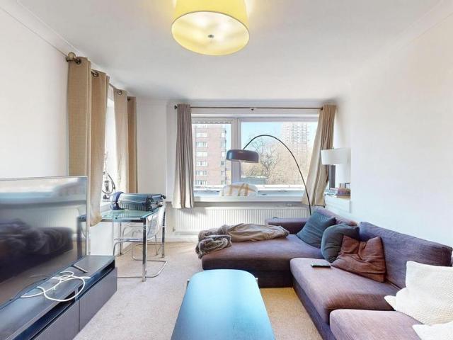 Kendal Street, London W2 1 bed flat to rent £2,700 pcm £623 pw