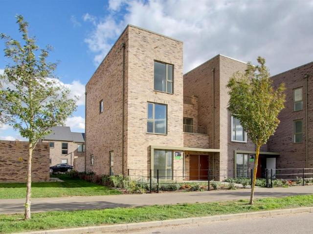 Kendale Road, Cambridge CB25 4 bed townhouse to rent £2,700 pcm £623 pw