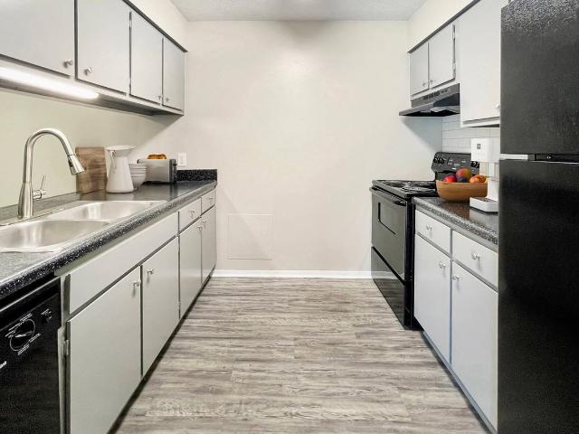 Kendall Place 2 Bedroom Apartment for Rent at 1103 Corder Rd, Warner Robins, GA 31088