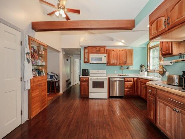 Kendall Pond Rd, Derry, Home For Sale