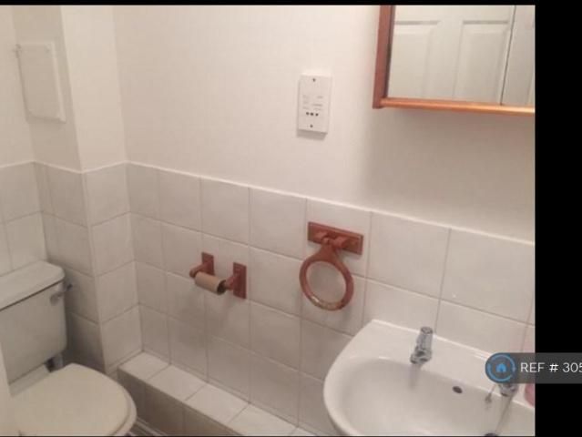 Kendrick Court, London, SE15 1 bed in a flat share to rent £675 pcm £156 pw