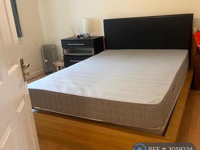 Kendrick Court, London, SE15 1 bed in a flat share to rent £1,050 pcm £242 pw
