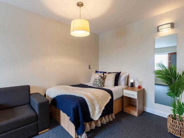 Kendrick Hall, Reading Has an Apartment