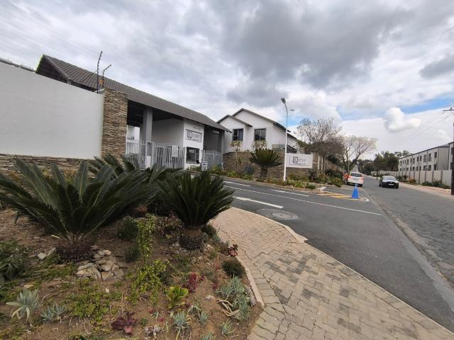 Kengies Rental: Generous 90m² 2 Bedroom, 1 Bathroom Apartment Waiting for You