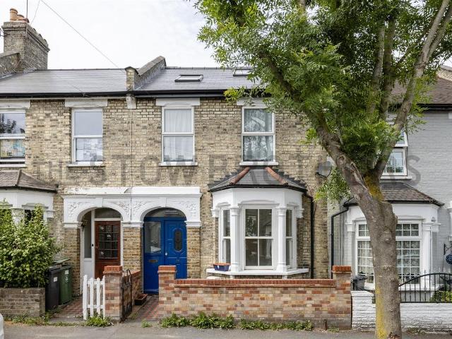 Kenilworth Avenue, Walthamstow E17, 3 bed property to rent, £2,800 pcm | PrimeLocation