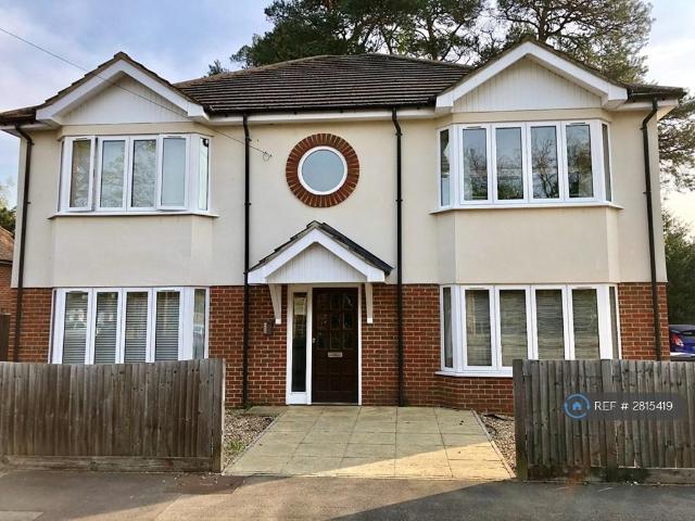 Kenilworth Crescent, Fleet, GU51 1 bed flat to rent £975 pcm £225 pw