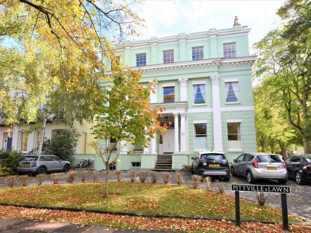 Kenilworth House, Pittville Lawn. 2 bed apartment to rent £1,500 pcm £346 pw