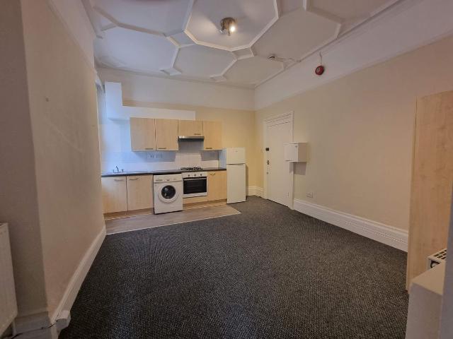 Kenilworth Road, Ealing, London W5, Studio to rent, £1,200 pcm | PrimeLocation