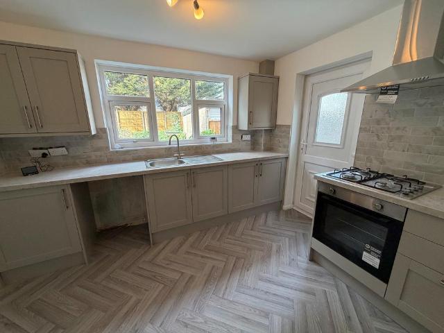 Kenilworth Road, Wigston, LE18 3 bed semi detached house to rent £1,350 pcm £312 pw