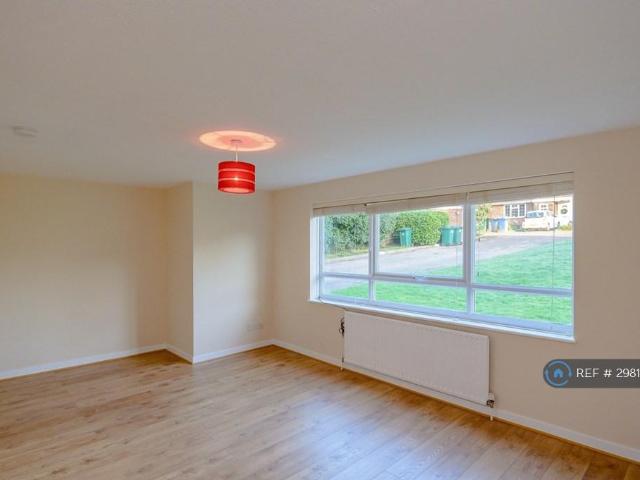 Kenley Close, New Barnet, EN4 2 bed flat to rent £1,850 pcm £427 pw