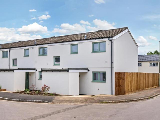 Kenley Avenue, Carterton OX18, 2 bed terraced house to rent, £1,450 pcm | PrimeLocation